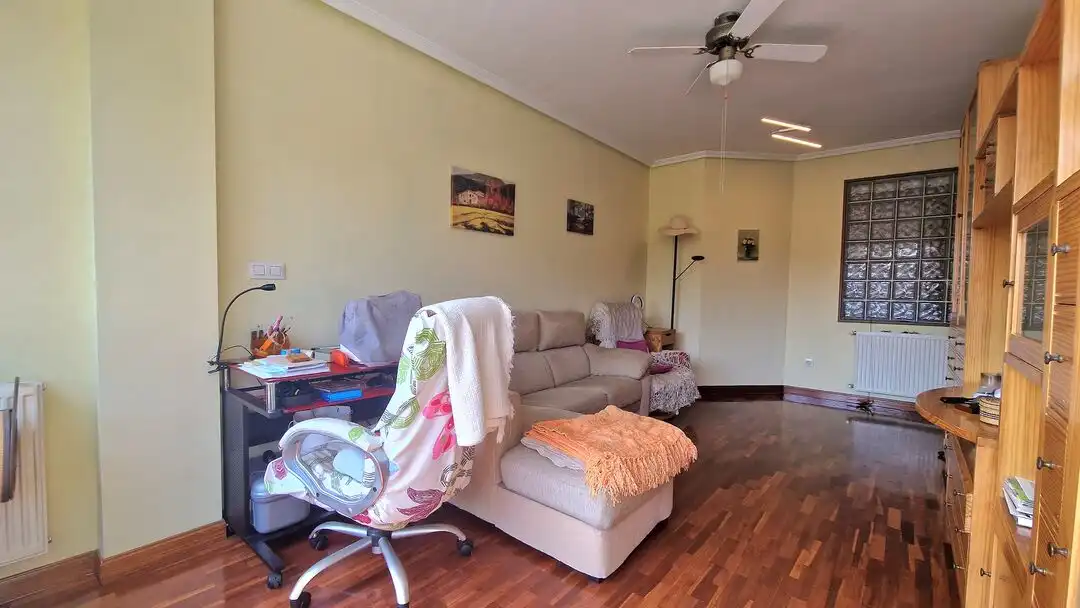 Wohnzimmer von Wohnung zum Verkauf in Urnieta mit Heizung und Abstellraum
