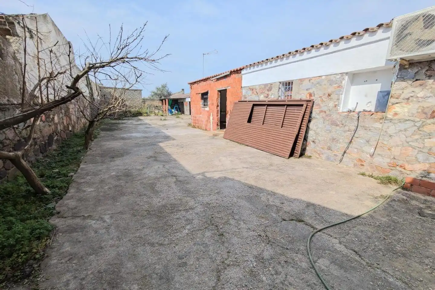 Vista exterior de Casa o xalet en venda en Guareña amb Terrassa