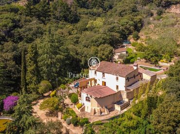 Maison rustique avec piscine à vendre à Arenys de Munt