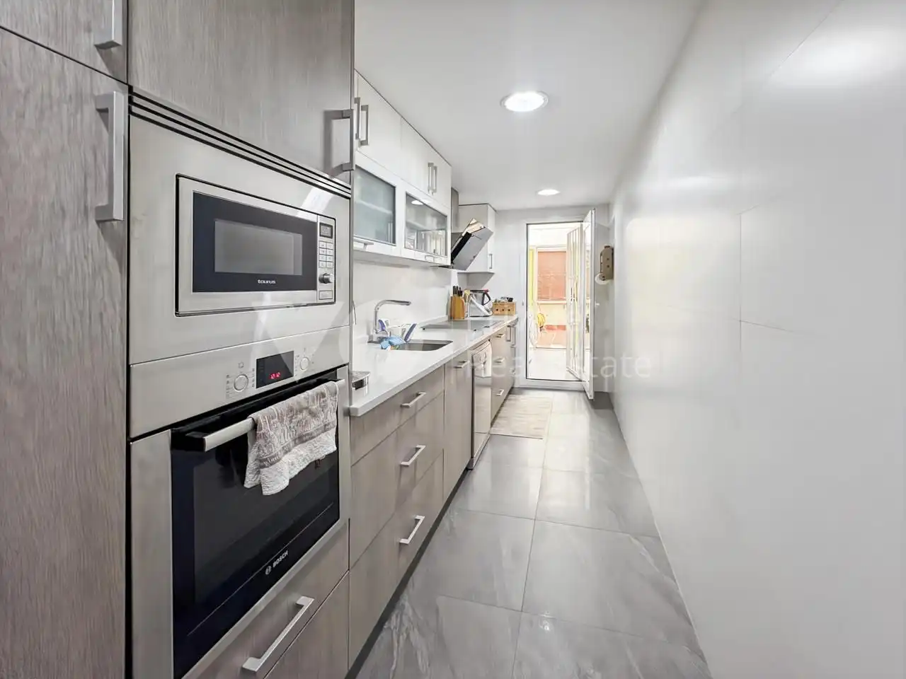 Cocina de Planta baja en venta en Boadilla del Monte con Aire acondicionado, Calefacción y Jardín privado