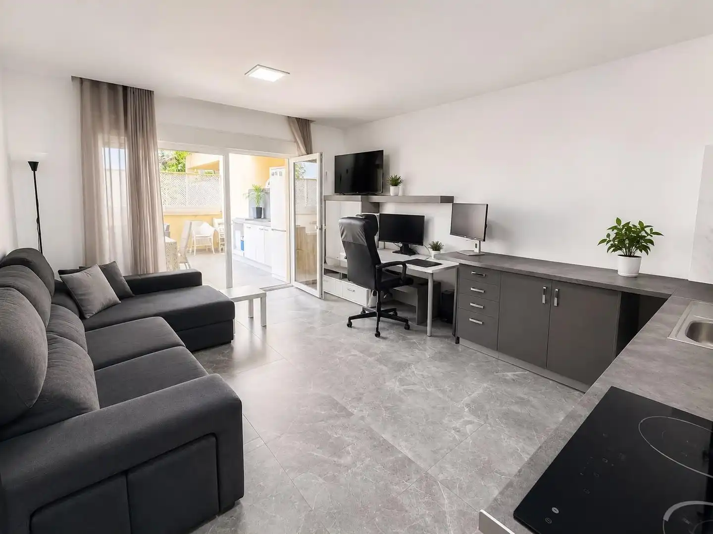 Sala d'estar de Apartament en venda en Arona amb Terrassa, Moblat i Piscina comunitària