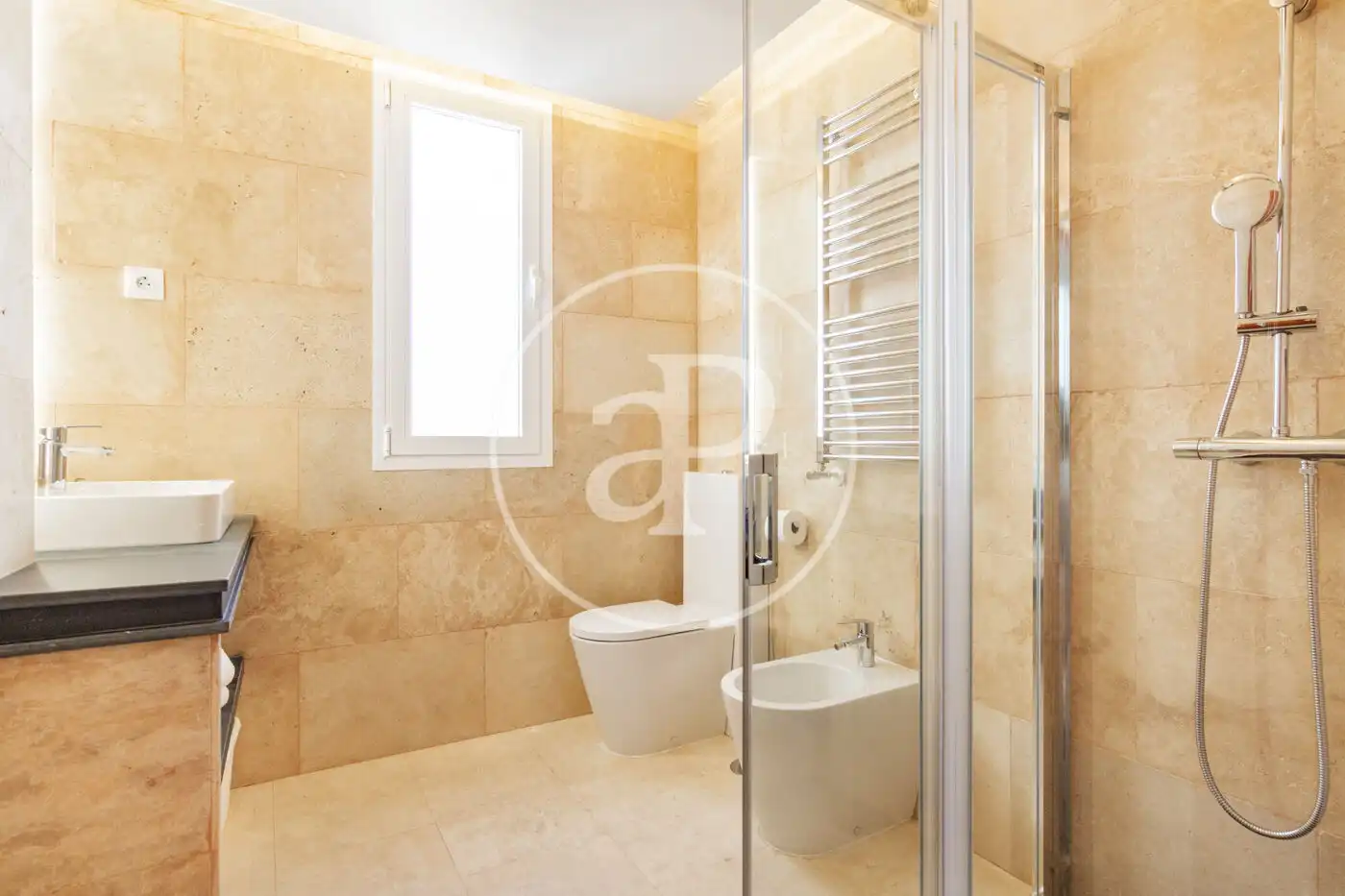 Bathroom of Attic for rent in Madrid  with Air Conditioner, Heating and Terrace