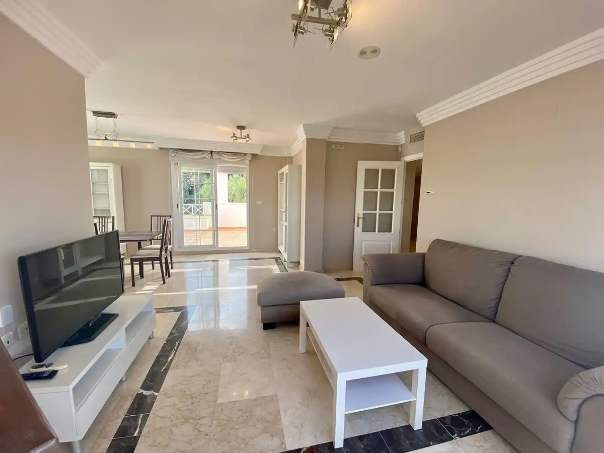 Sala d'estar de Àtic de lloguer amb opció a compra en Marbella amb Aire condicionat, Terrassa i Moblat
