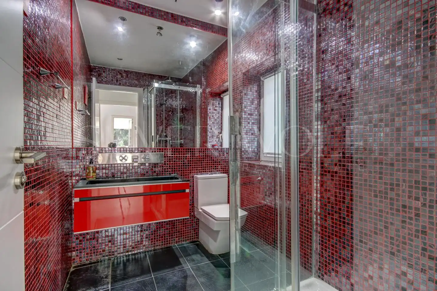 Bathroom of Houses for sale in Castelldefels  with Air Conditioner, Heating and Private garden