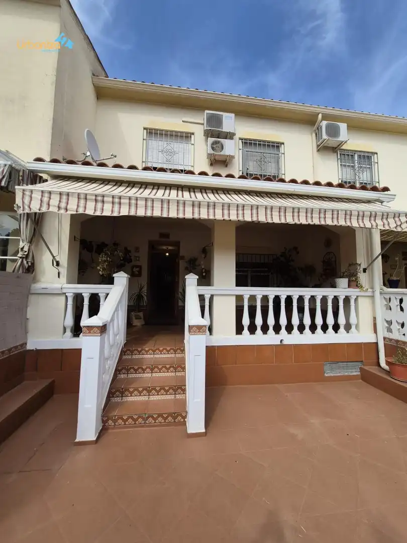 Exterior view of Detached homes for sale in Badajoz  with Terrace and Storage room