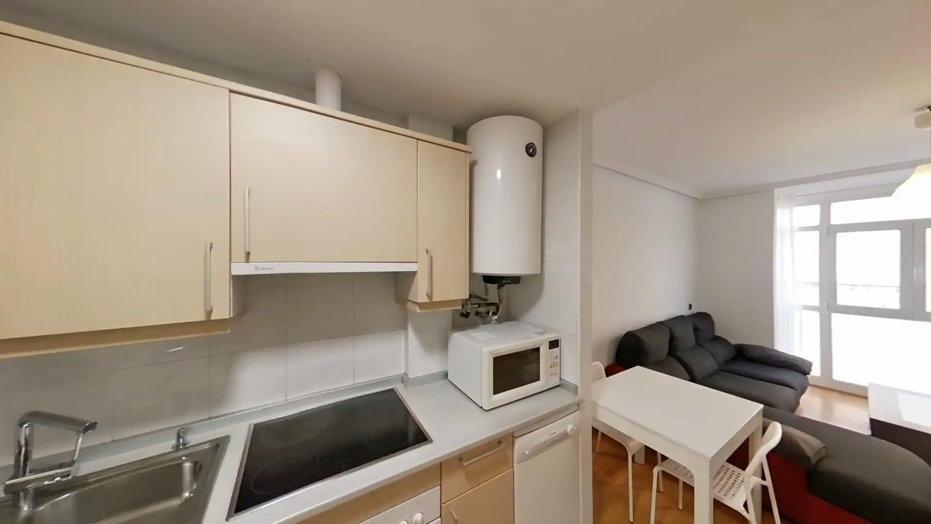 Küche von Wohnung zur Miete in  Madrid Capital mit Klimaanlage, Heizung und Privatgarten