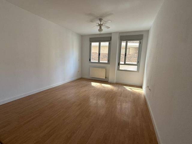 Piso en Alquiler en Calle MIGUEL SERVET en Cuarte de Huerva