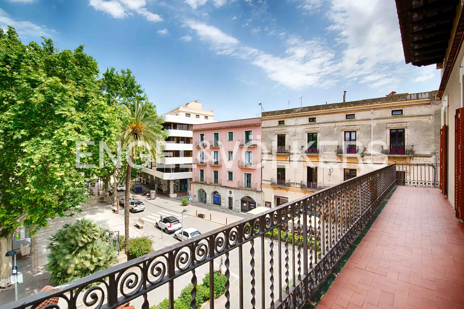 Vista exterior de Piso en venta en Figueres con Calefacción y Balcón