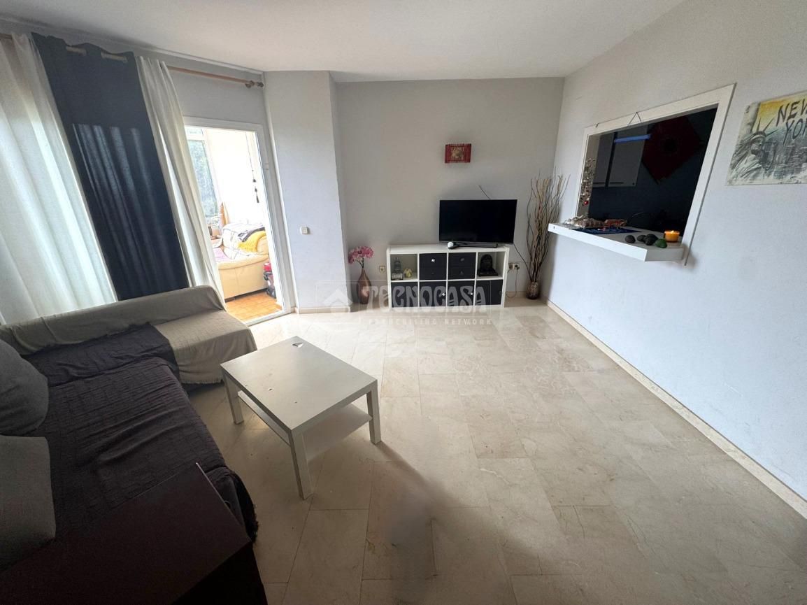 Sala d'estar de Pis en venda en Estepona amb Terrassa