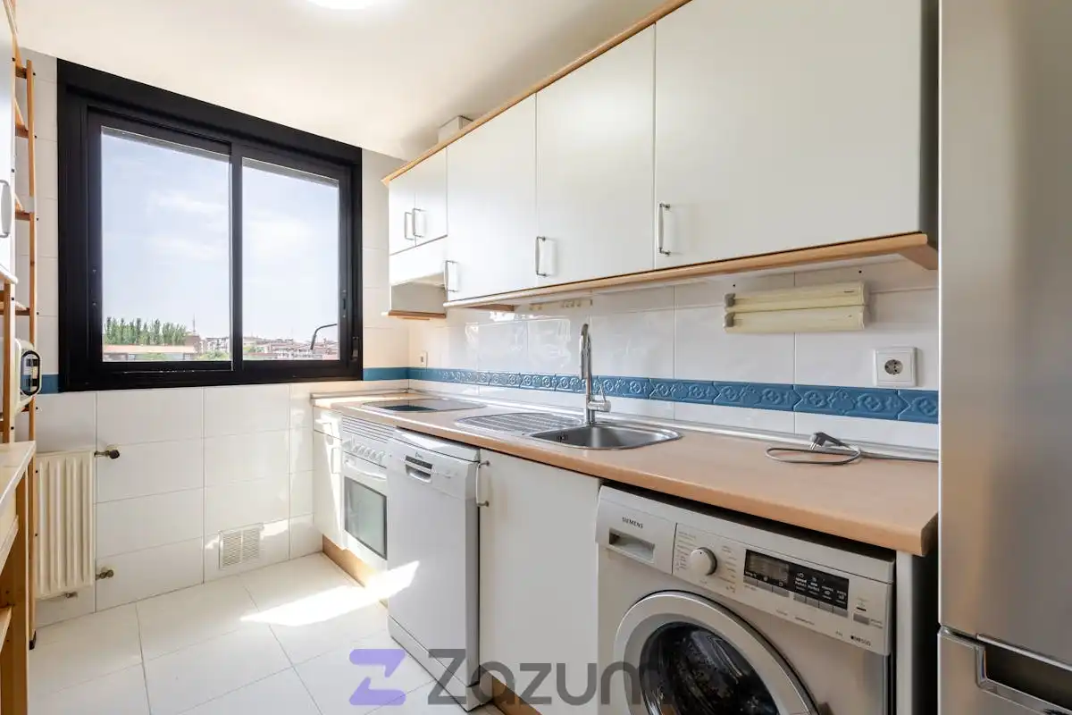 Cocina de Piso de alquiler en Madrid con Aire acondicionado, Calefacción y Piscina