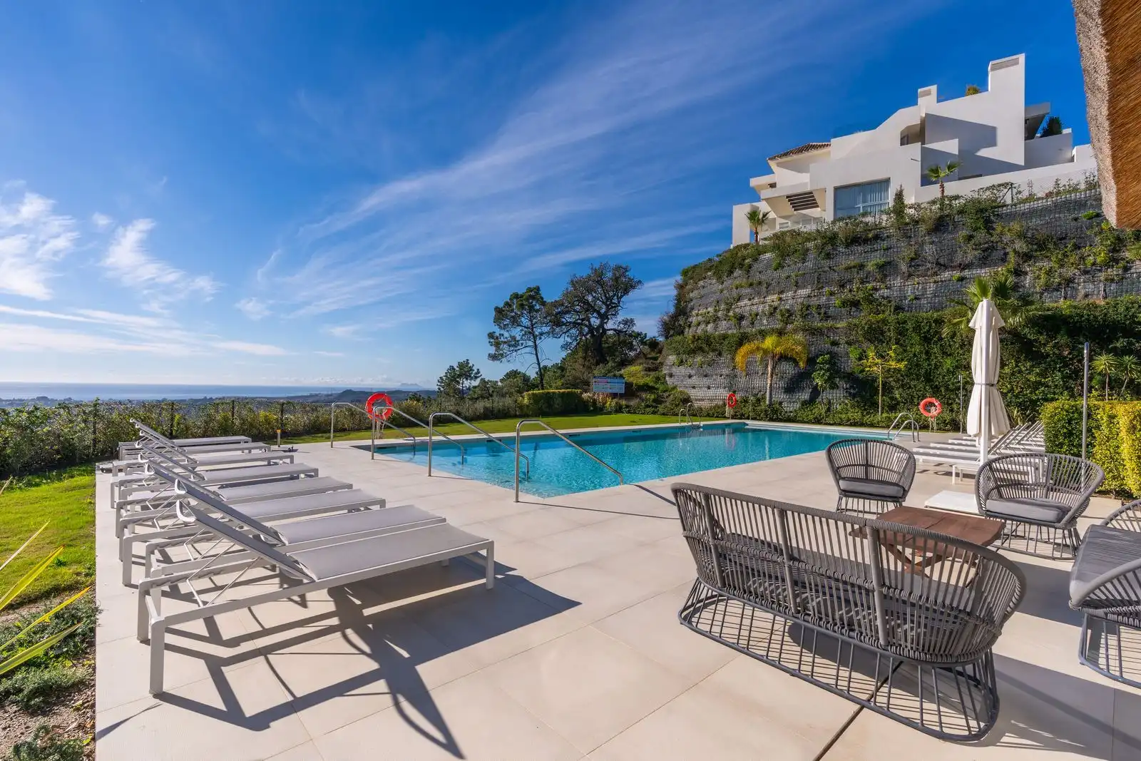 Terraza de Piso en venta en Benahavís con Aire acondicionado, Jardín privado y Terraza