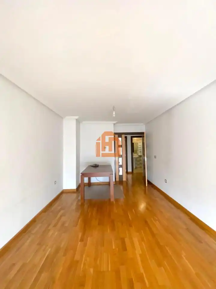 Esszimmer von Wohnungen zur Miete in León Capital  mit Heizung, Parkett und Terrasse