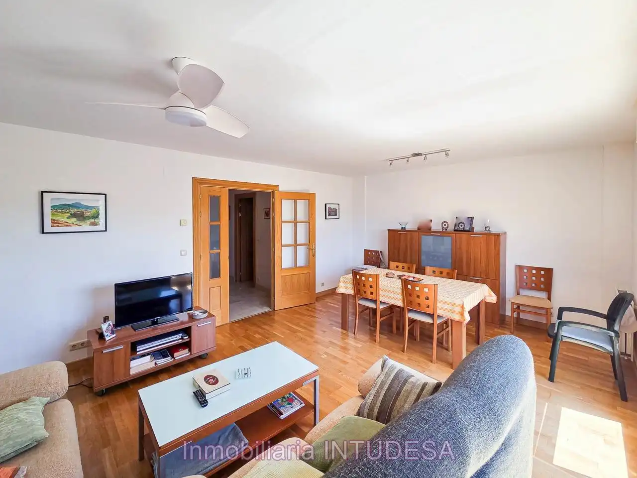 Sala de estar de Casa adosada en venta en Murchante con Calefacción, Jardín privado y Parquet