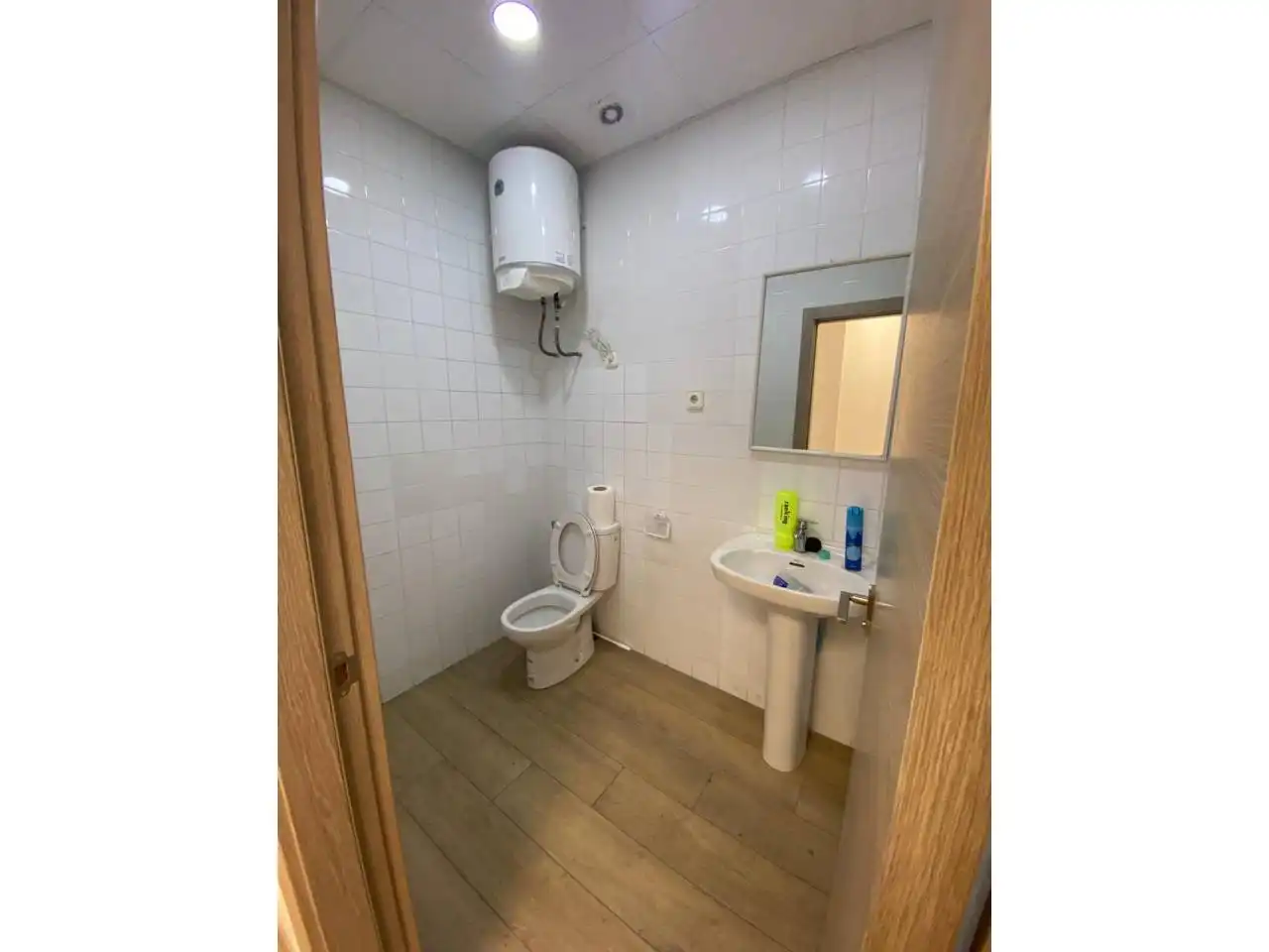 Bathroom of Industrial buildings for rent in Sabadell