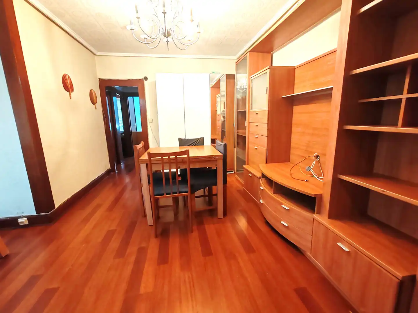 Comedor de Piso en venta en Bilbao  con Calefacción, Amueblado y Horno