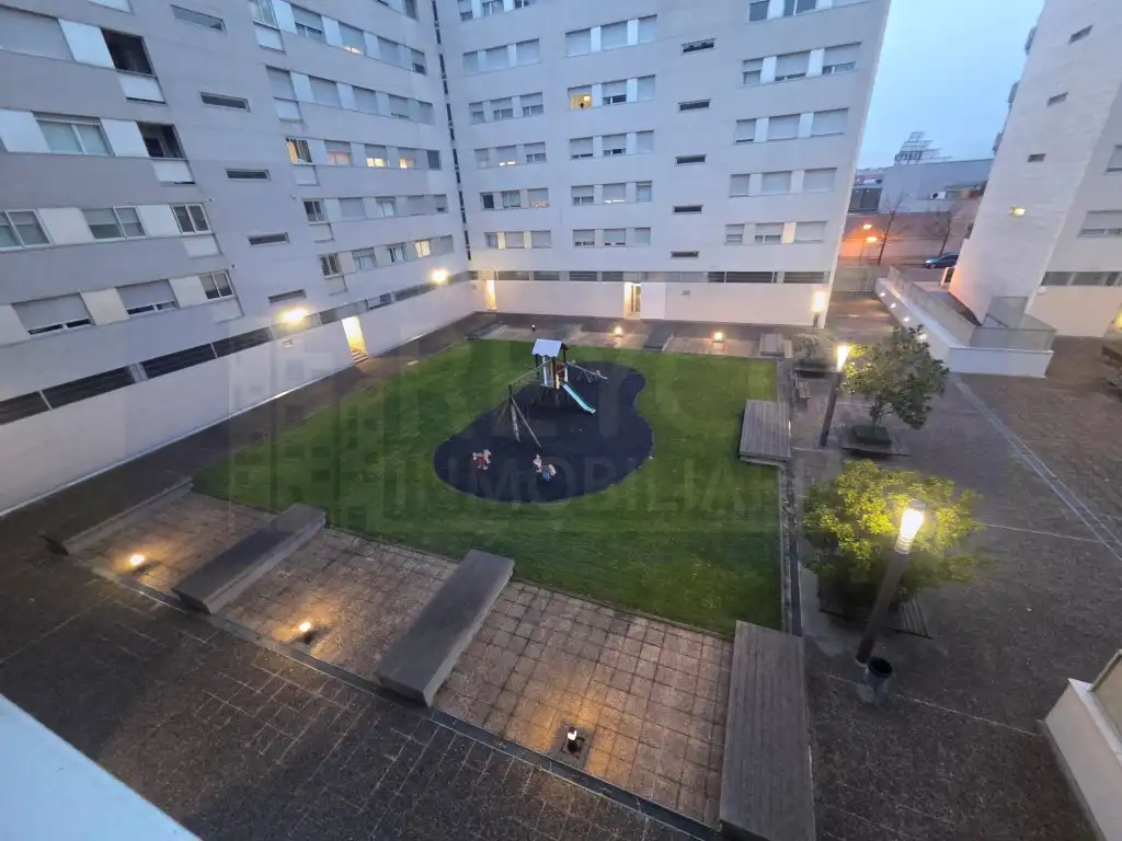 Vista exterior de Piso en venta en  Logroño con Piscina