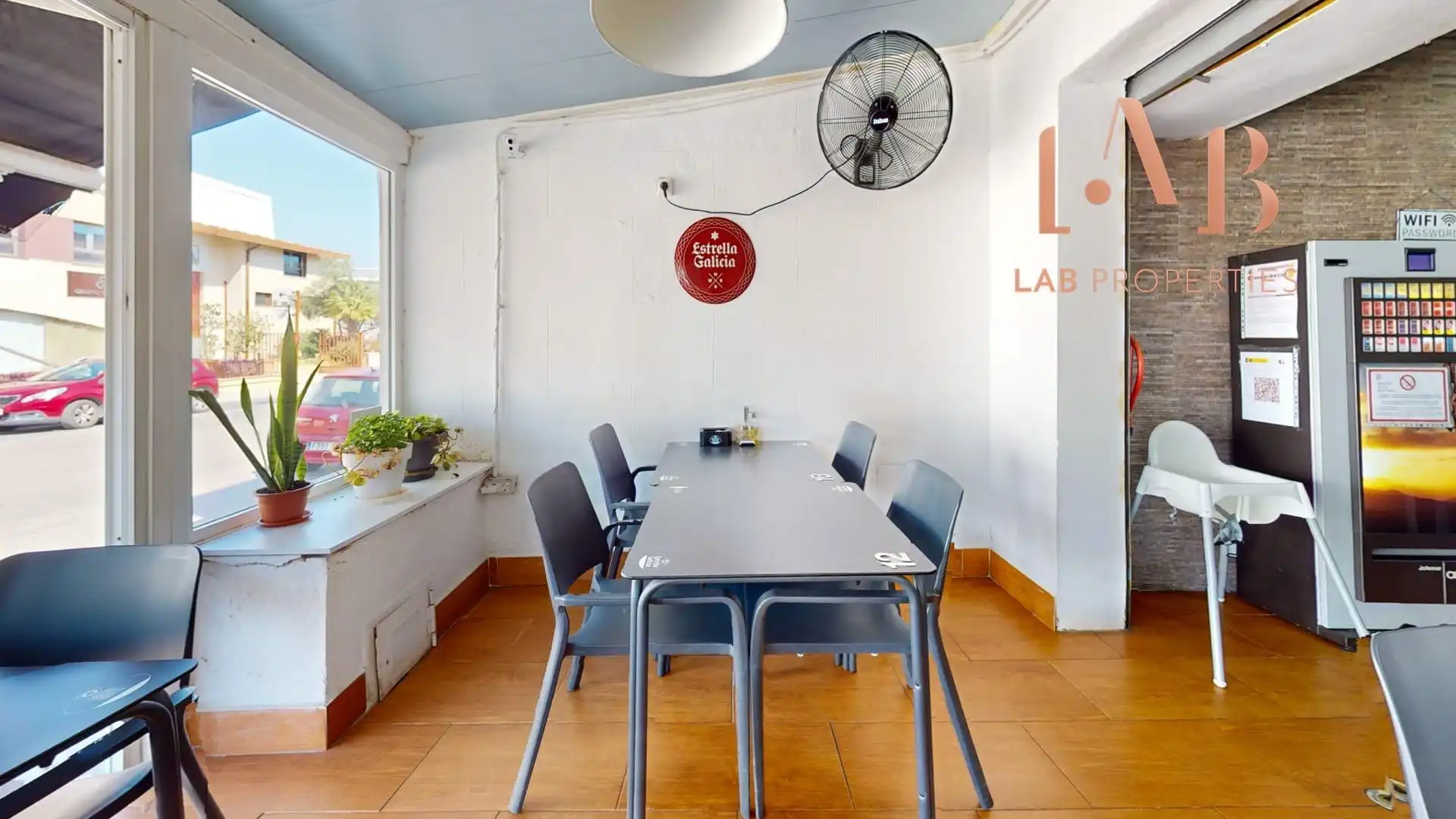 Menjador de Local de lloguer en  Palma de Mallorca amb Aire condicionat i Moblat