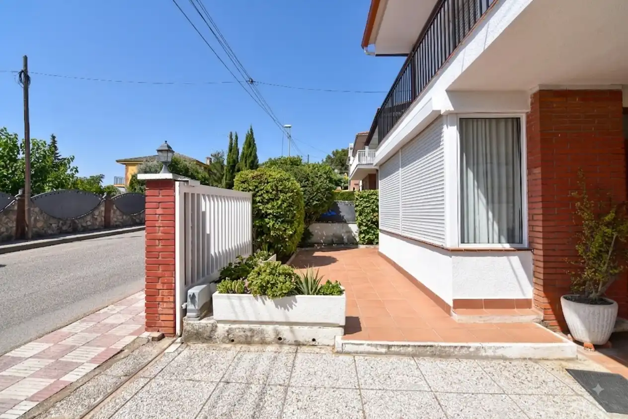 Vista exterior de Casa o chalet en venta en Pineda de Mar con Calefacción, Terraza y Trastero