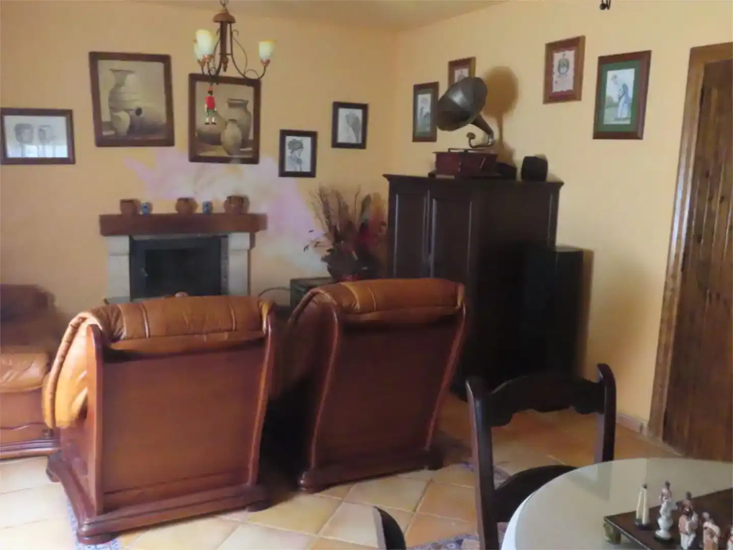 Sala d'estar de Finca rústica en venda en Villar del Rey amb Aire condicionat, Jardí privat i Traster