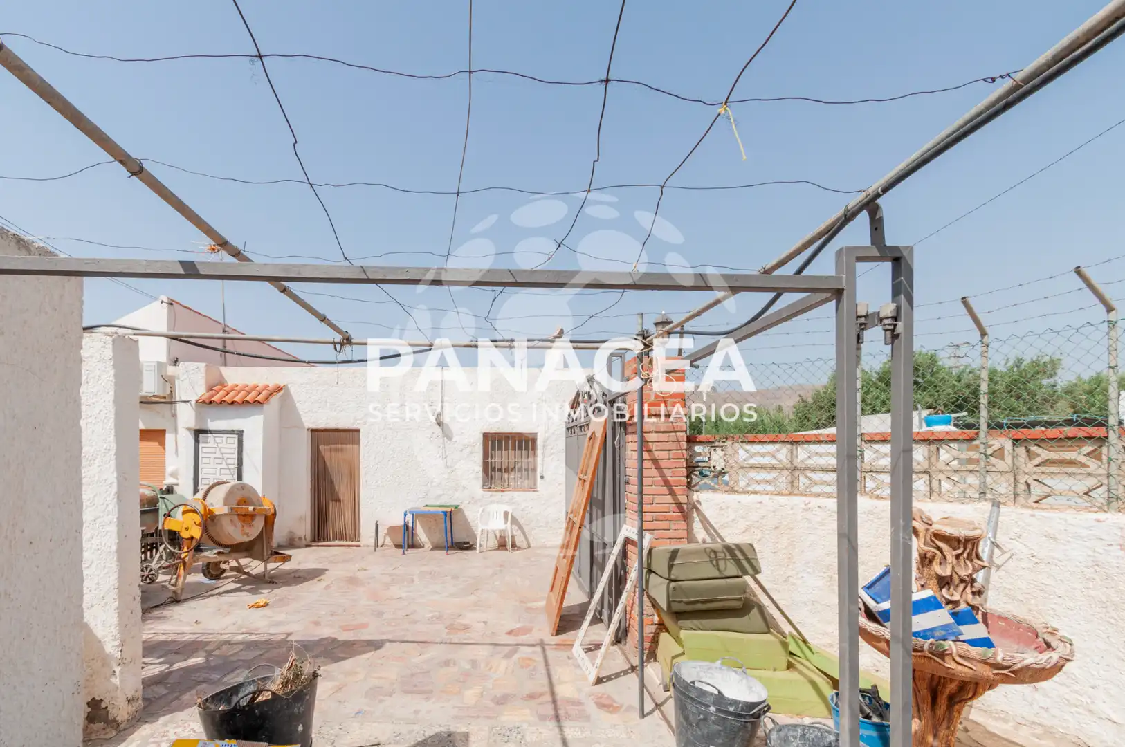 Terrassa de Casa o xalet en venda en Pechina amb Jardí privat, Piscina i Moblat
