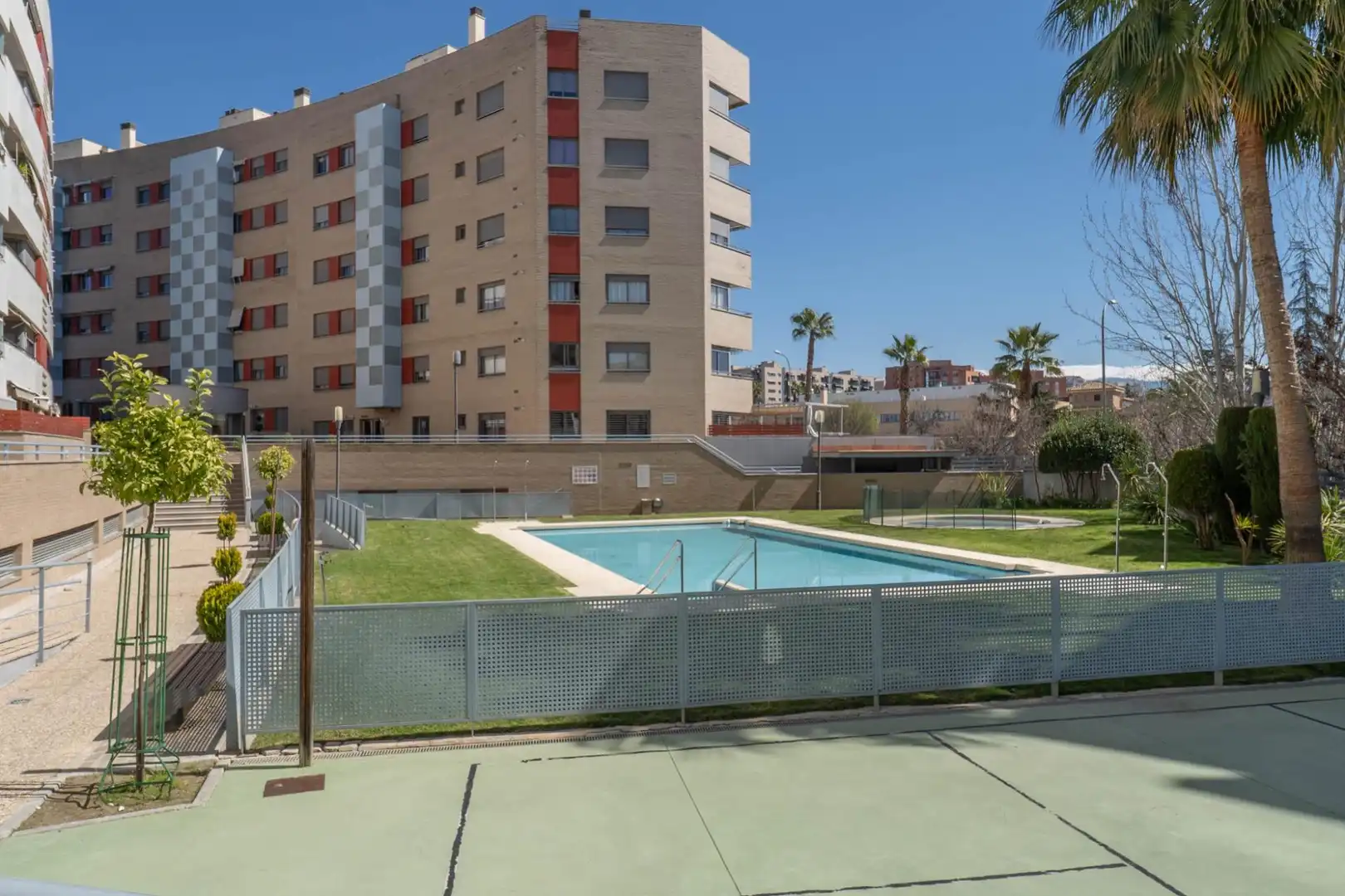 Swimming pool of Flat for sale in Granada  with Air Conditioner, Heating and Private garden