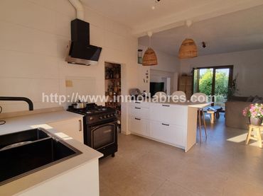Maison rustique avec piscine à vendre à Selva