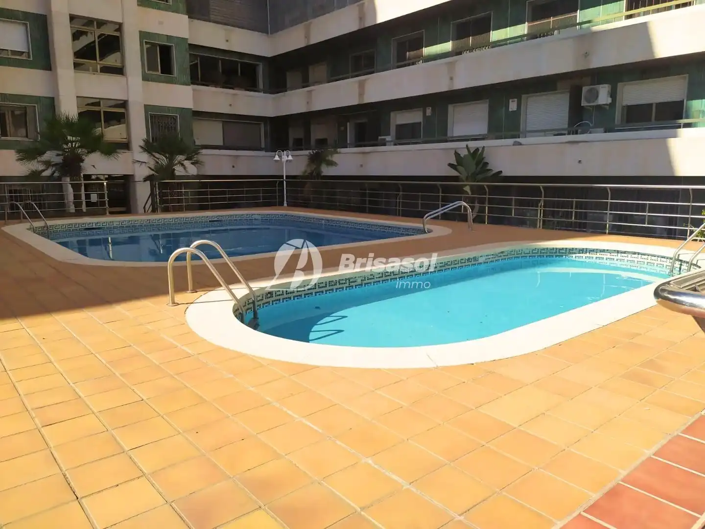 Piscina de Pis en venda en Tarragona amb Aire condicionat, Calefacció i Parquet