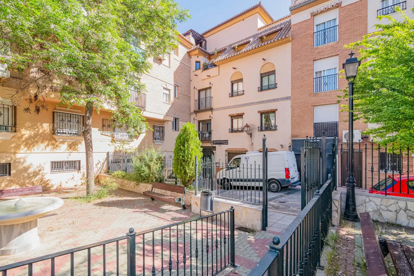 Vista exterior de Piso en venta en La Zubia con Aire acondicionado, Amueblado y Balcón