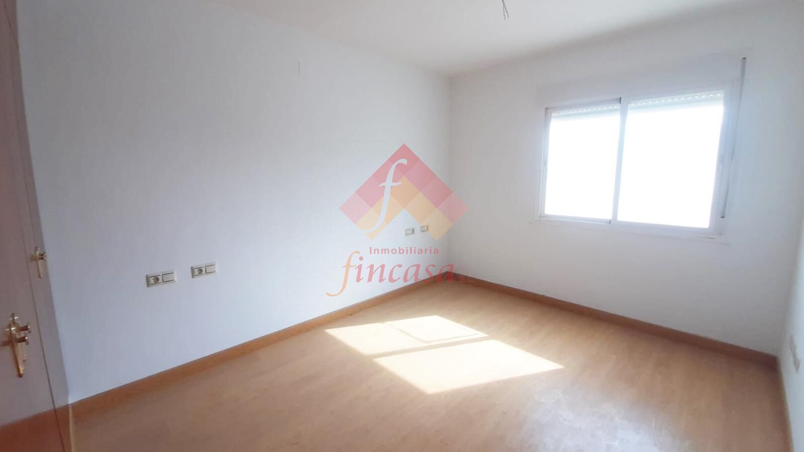 Schlafzimmer von Maisonette zum verkauf in Cuevas del Becerro mit Parkett