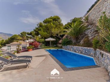 Casa amb jardí en venda a La Herradura