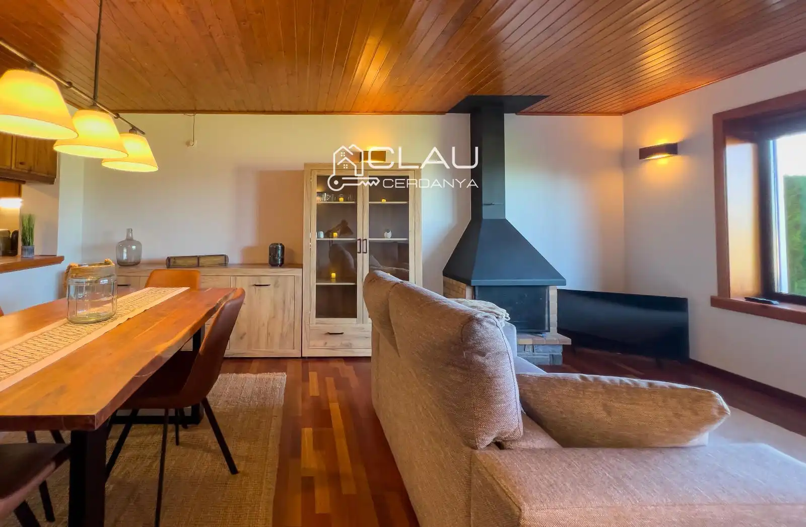Sala de estar de Piso de alquiler en Osséja con Calefacción, Jardín privado y Parquet