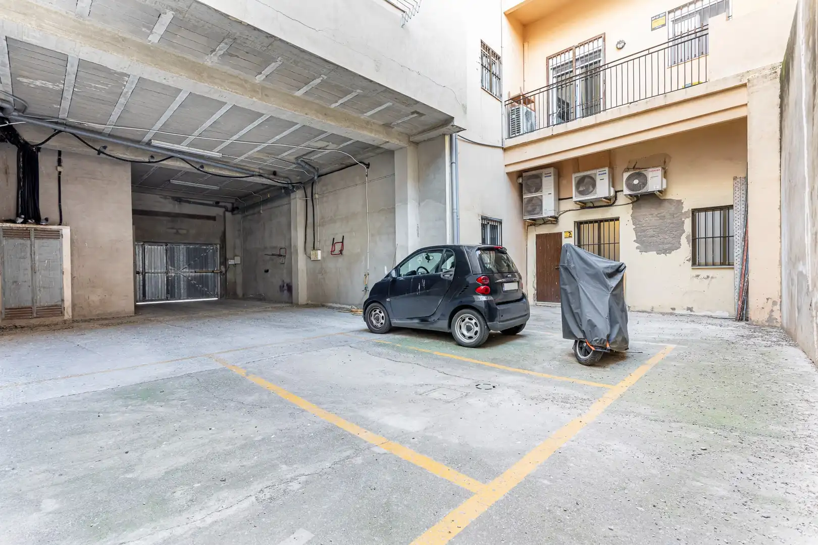 Parking of Commercial properties for sale in Valencia