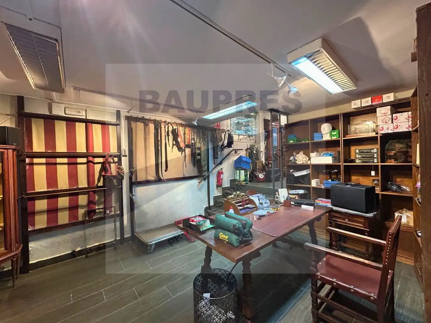 Commercial properties for sale in Madrid  with Air Conditioner and Internet