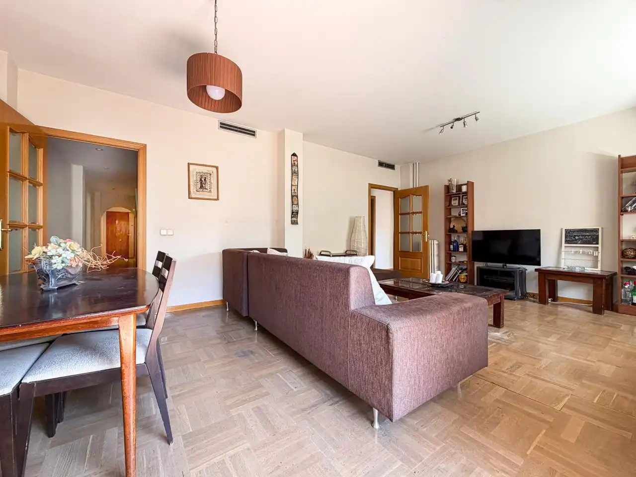 Sala de estar de Piso en venta en Madrid con Calefacción, Parquet y Terraza
