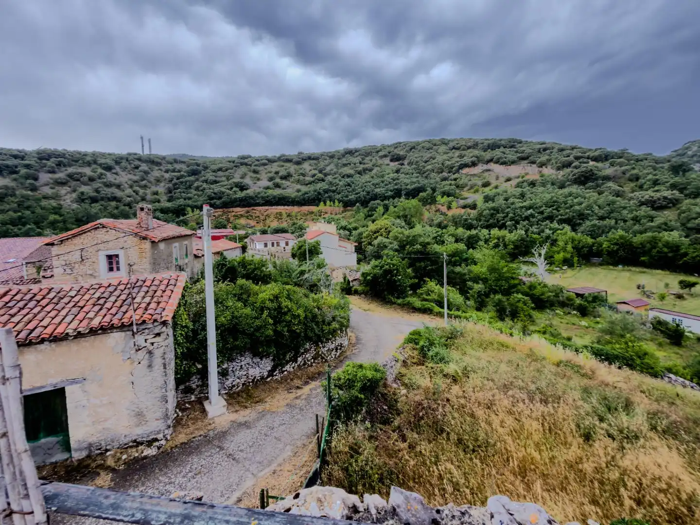 Vista exterior de Casa adosada en venta en Merindad de Valdeporres con Calefacción