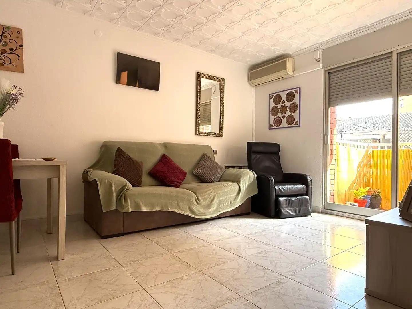 Sala d'estar de Pis en venda en Sant Boi de Llobregat amb Aire condicionat, Calefacció i Balcó
