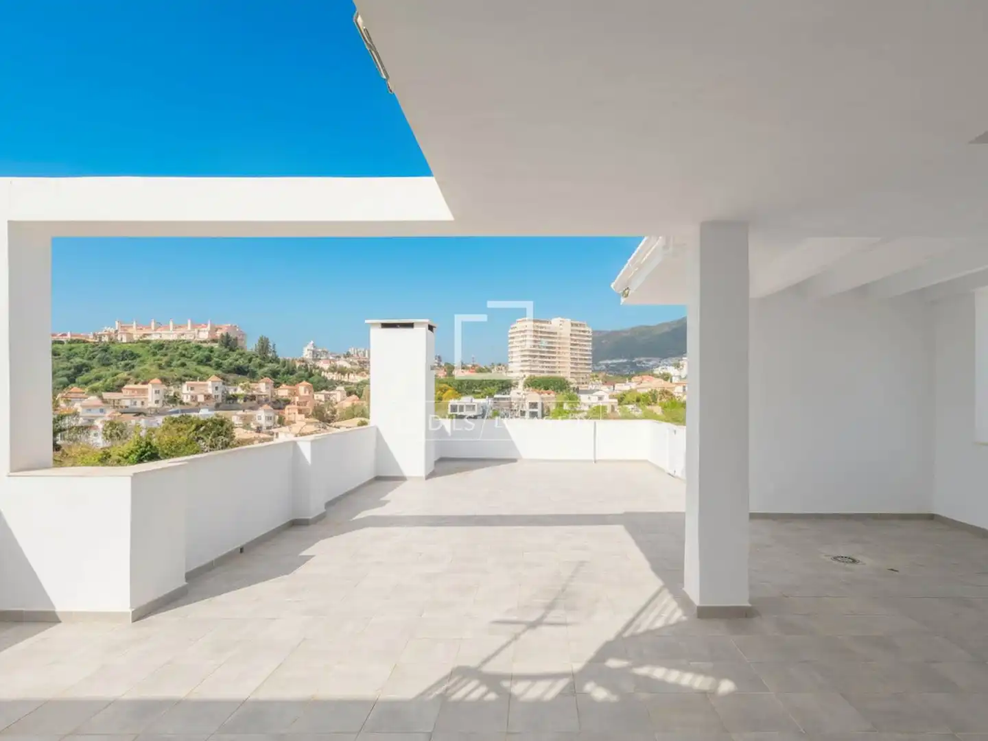 Terrassa de Casa o xalet en venda en Benalmádena amb Aire condicionat, Calefacció i Jardí privat