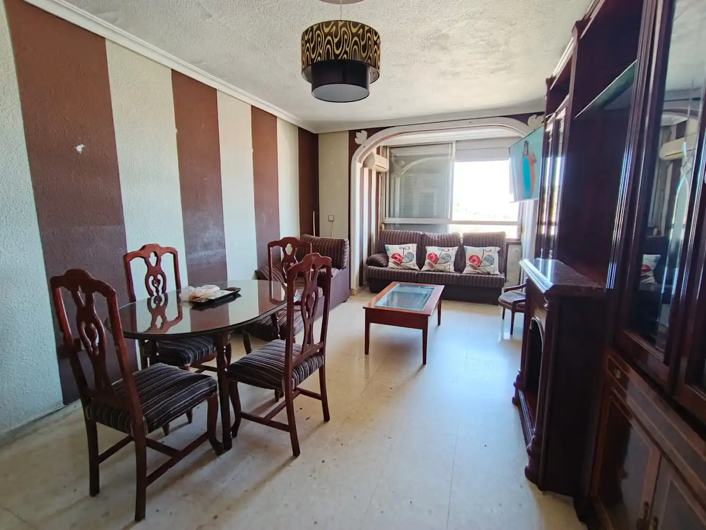 Wohnzimmer von Wohnung zum Verkauf in Cáceres Capital mit Klimaanlage und Heizung