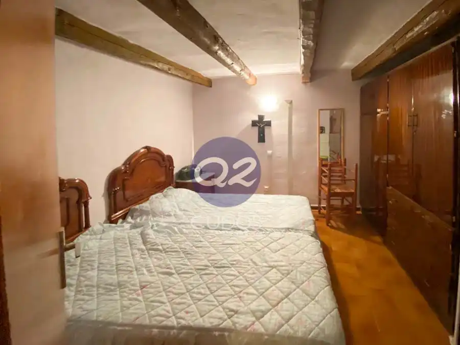 Dormitori de Casa adosada en venda en Castelló de Farfanya amb Calefacció i Terrassa