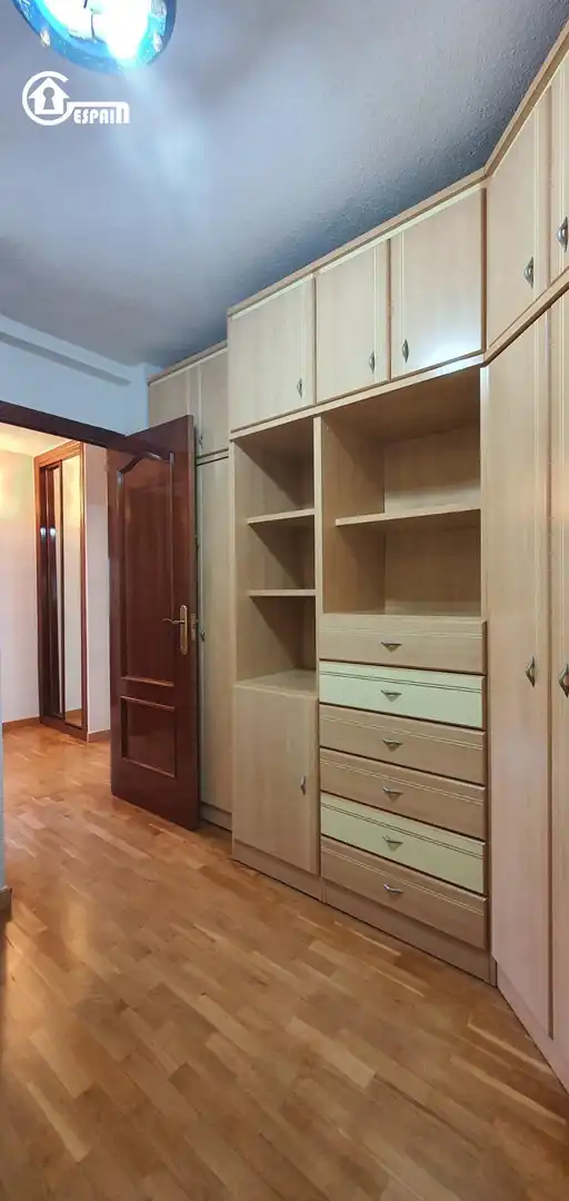 Habitación de Piso en venta en Madrid con Calefacción y Parquet