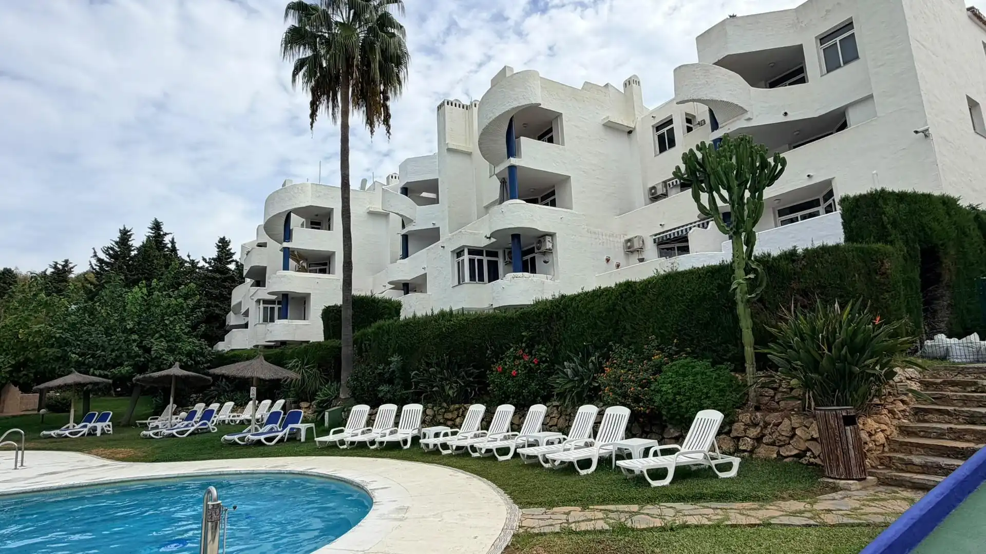 Apartamento con piscina en venta en Calahonda, imagen 15