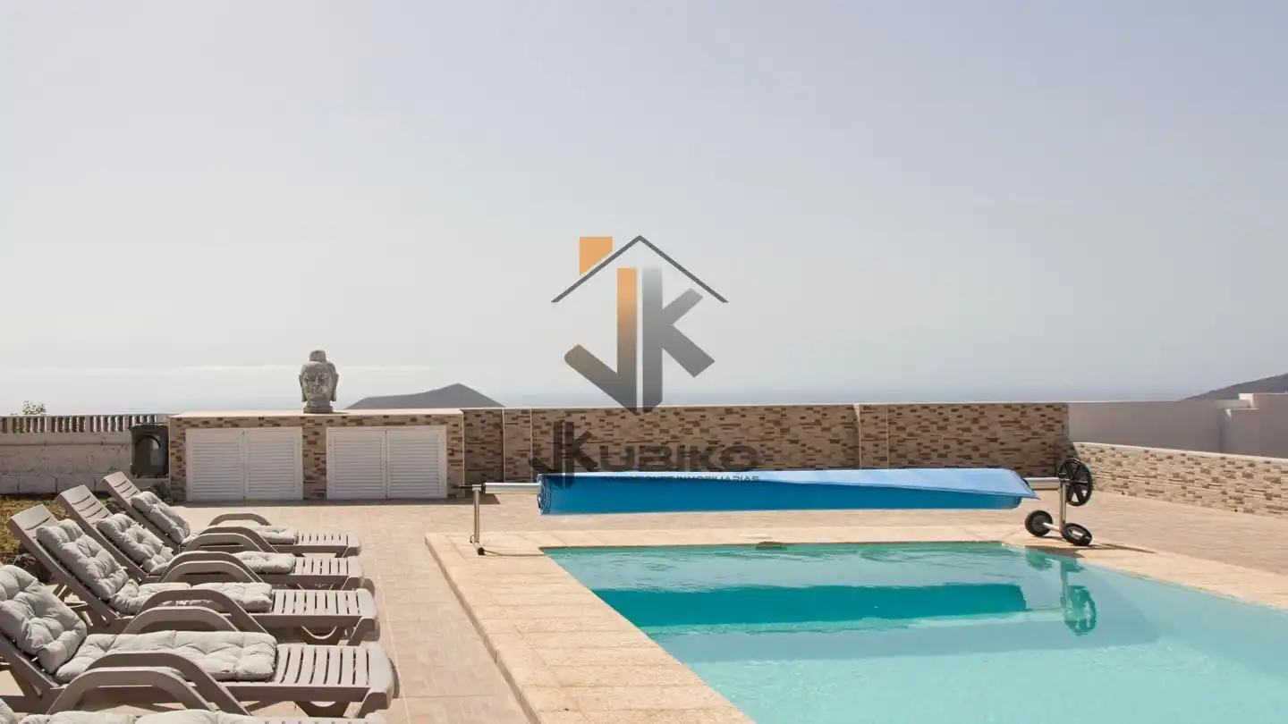 Swimming pool of Houses for sale in Arafo  with Air Conditioner, Private garden and Terrace