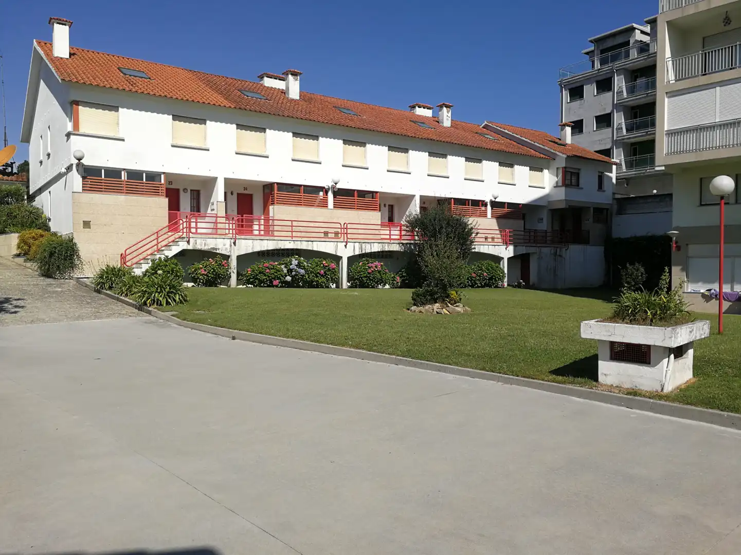 Vista exterior de Piso en venta en Sanxenxo con Jardín privado, Terraza y Piscina