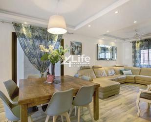 Sala d'estar de Casa o xalet en venda en Adeje amb Aire condicionat, Terrassa i Piscina