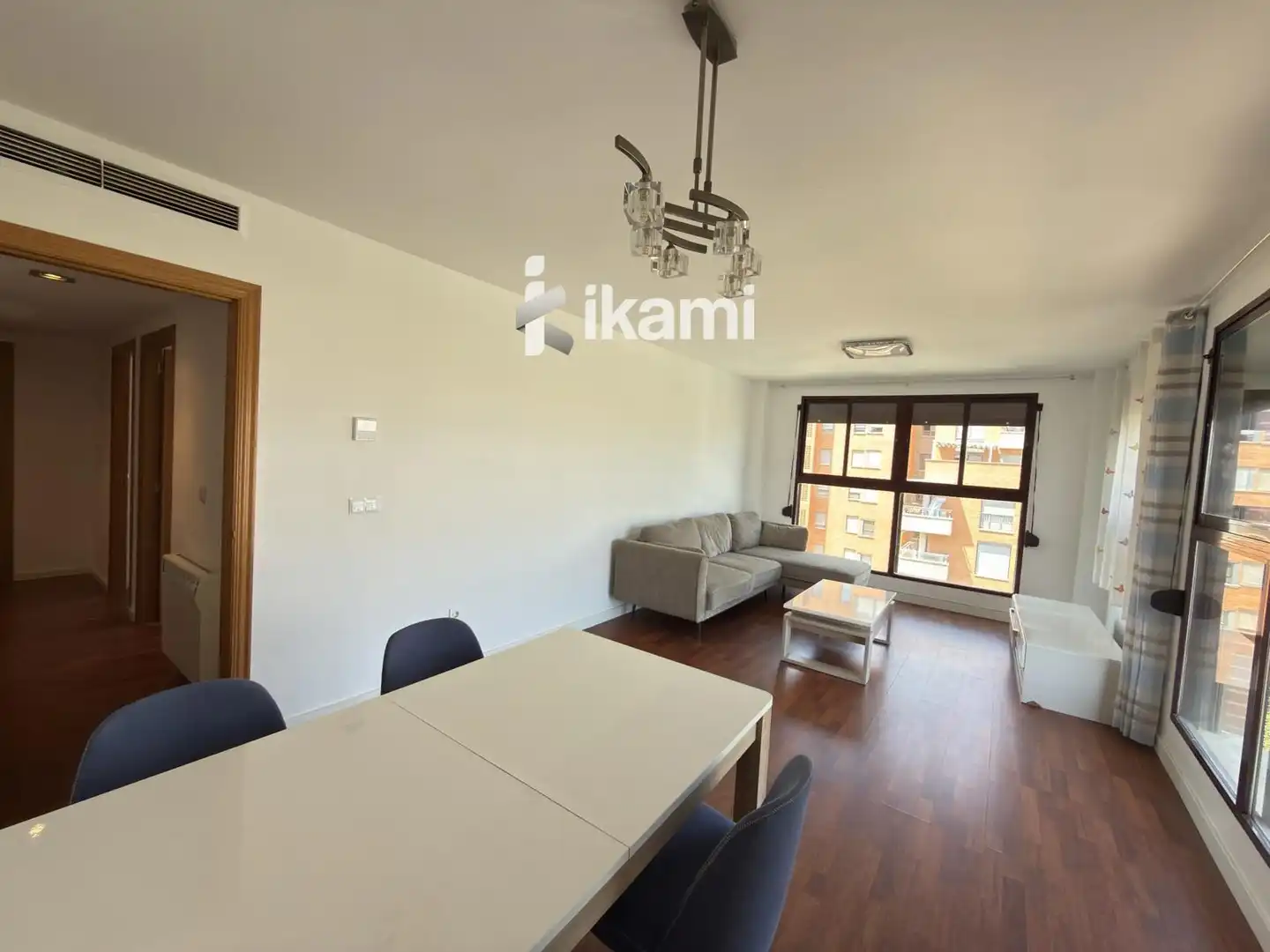 Vista exterior de Piso en venta en Valencia con Aire acondicionado, Terraza y Piscina