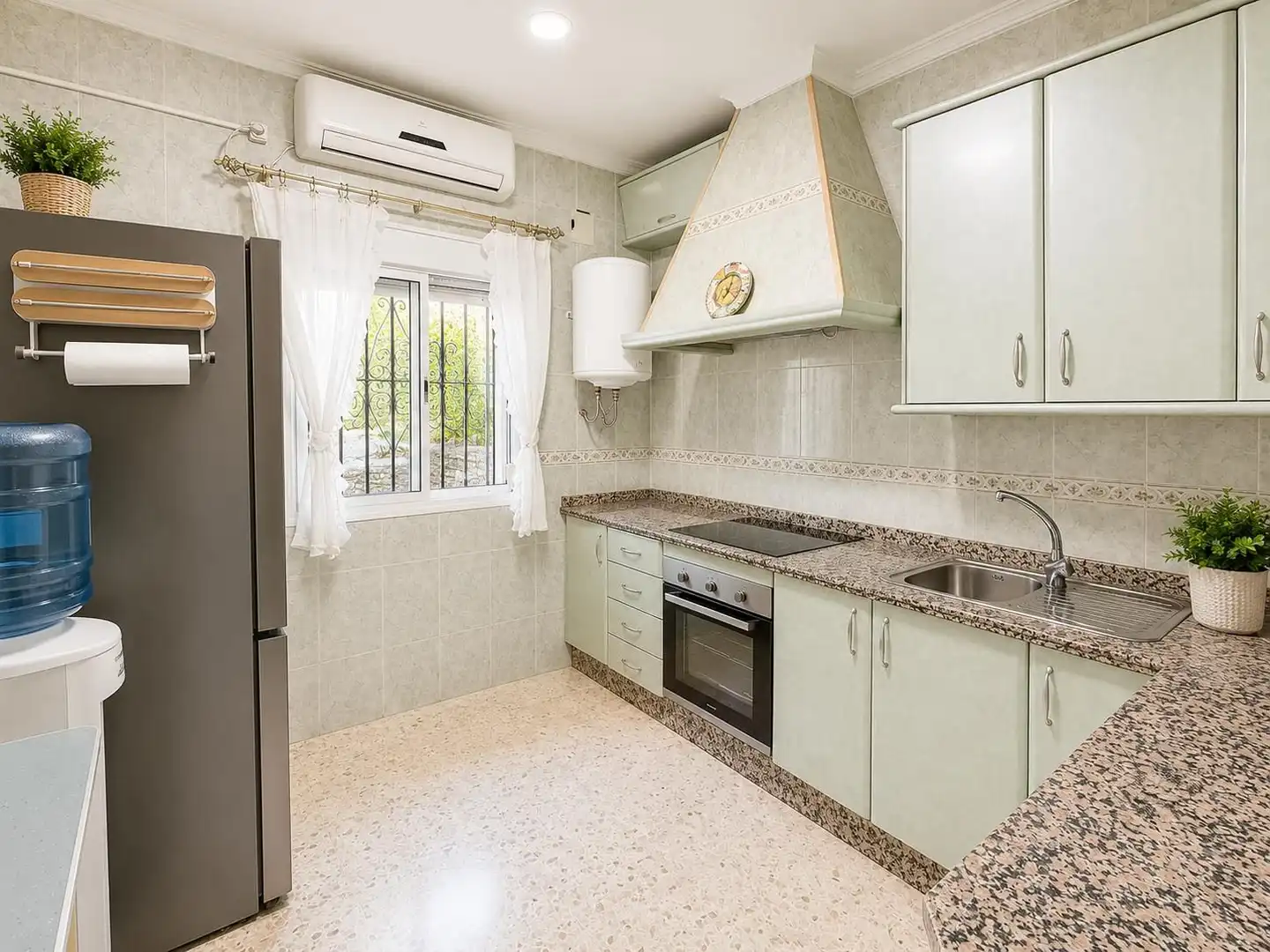 Cocina de Casa o chalet en venta en Mairena del Alcor con Aire acondicionado