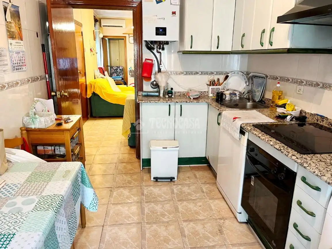 Kitchen of Buildings for sale in Madrid