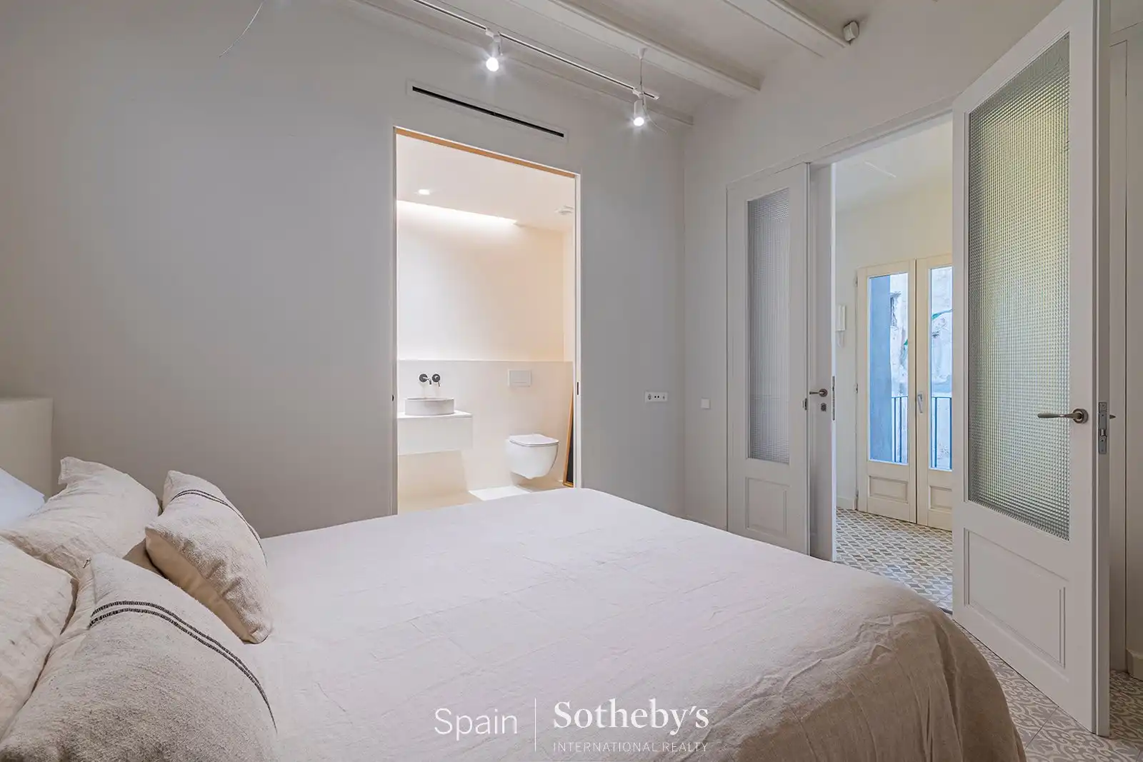Dormitori de Apartament en venda en Barcelona amb Aire condicionat i Calefacció