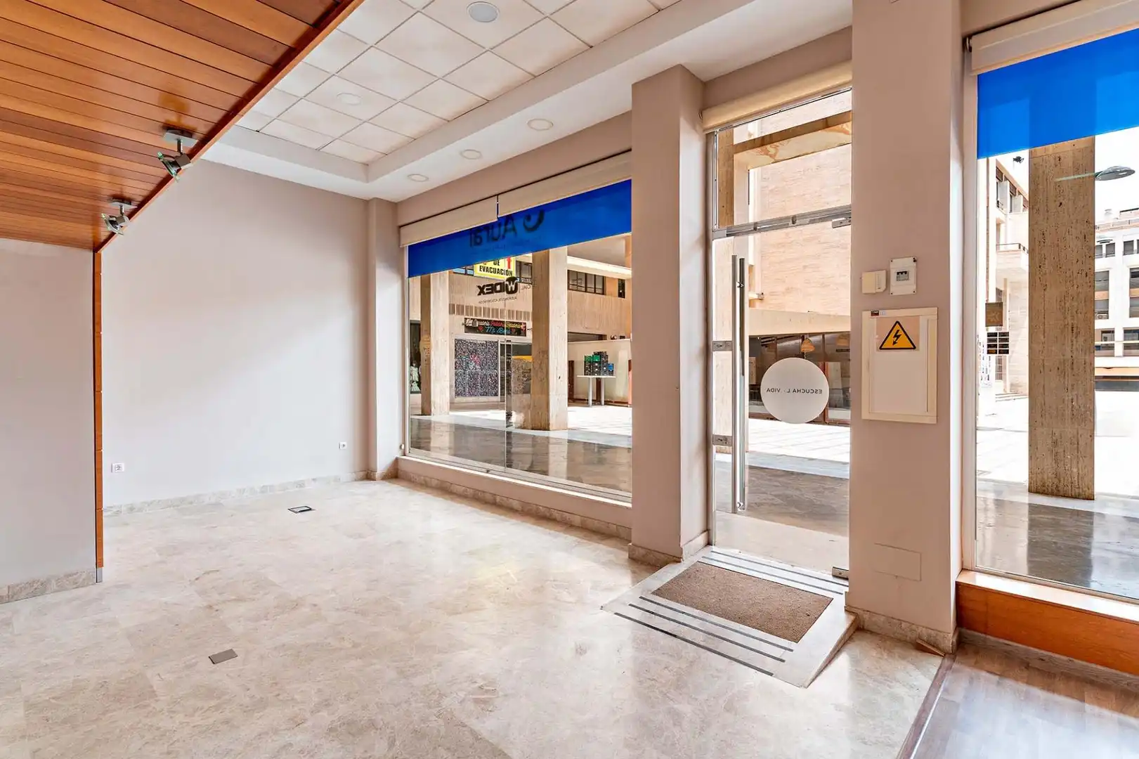 Local comercial en venda a Plaza Mayor, imagen 3