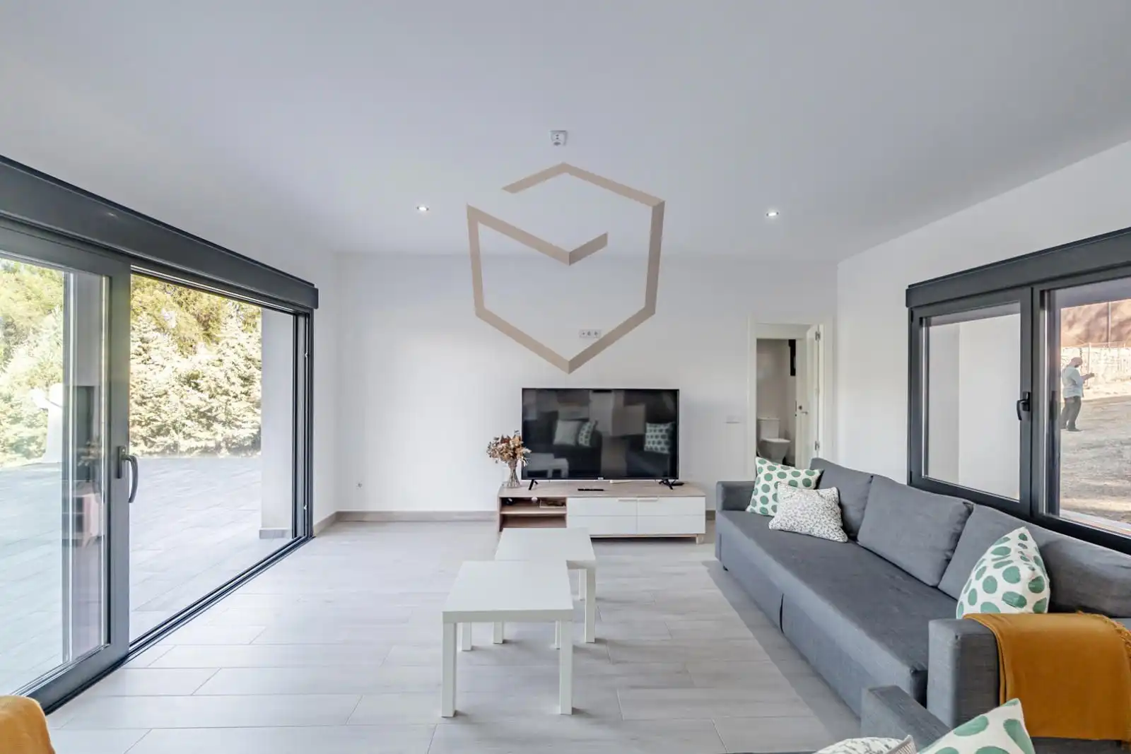 Sala d'estar de Casa o xalet en venda en San Martín de Valdeiglesias amb Calefacció, Terrassa i Traster